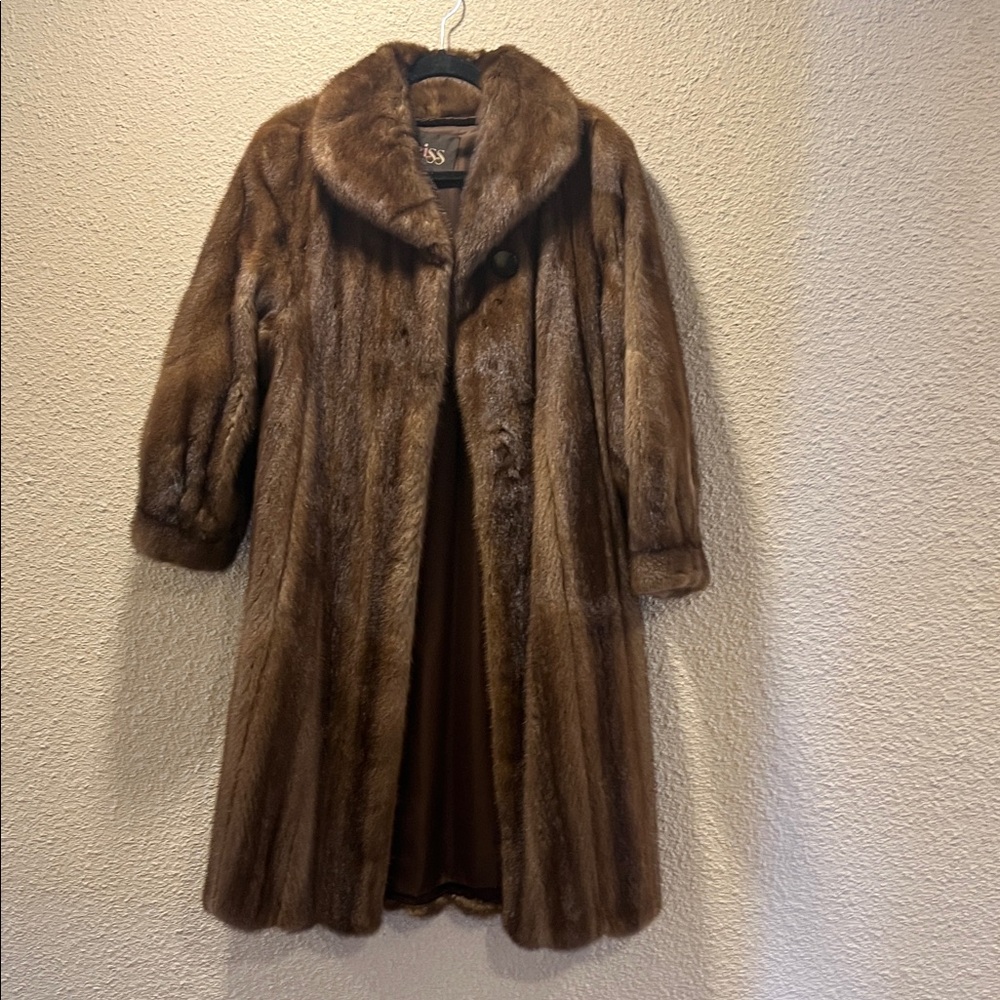 Luxurious Brown Mink Fur Coat Weiss